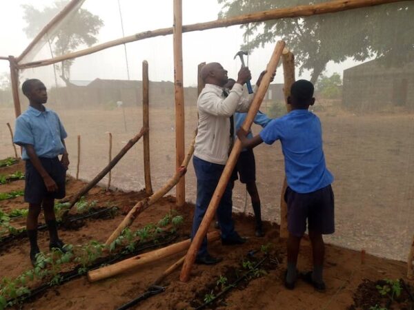 25. juni kl. 19.30: Charlotte Schuldt og Jan Østrup fortæller om baggrunden, samarbejdet og resultaterne af tre projekter som de arbejder med i Lupane, Zimbabwe. - Image 2